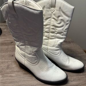 White Western Cowboy Boots